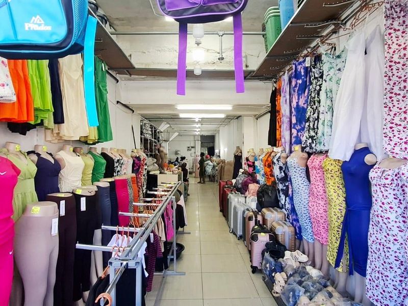 High Foot Traffic & Security in Prime Retail Space! - Photo 7