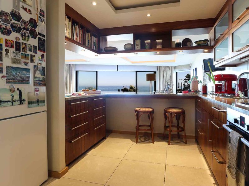 Exceptional Seafront Apartment - Photo 10