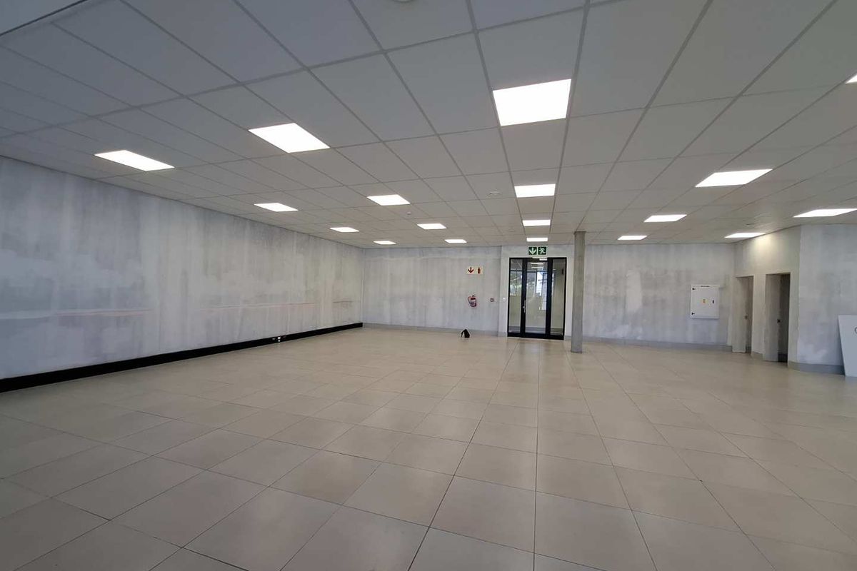 MODERN OFFICE SPACE FOR RENT – KLEINE KUPPE ✨ 📍 Prime Location | Opposite Grove Mall - Photo 3