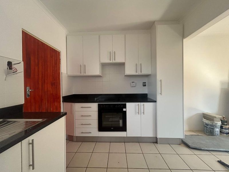 Charming 2 Bedroom House in Eastwood - Photo 6