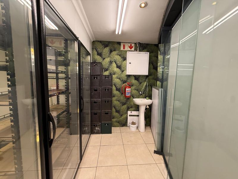 Prime Liquor Store Opportunity in The Parks Shopping Center, Parkwood - Photo 5