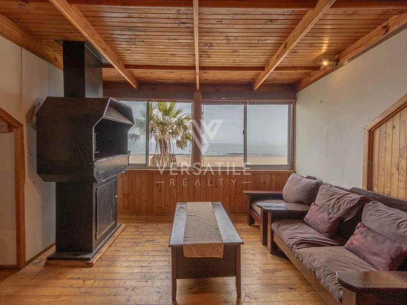 Beach Front Town House for Sale - Photo 2