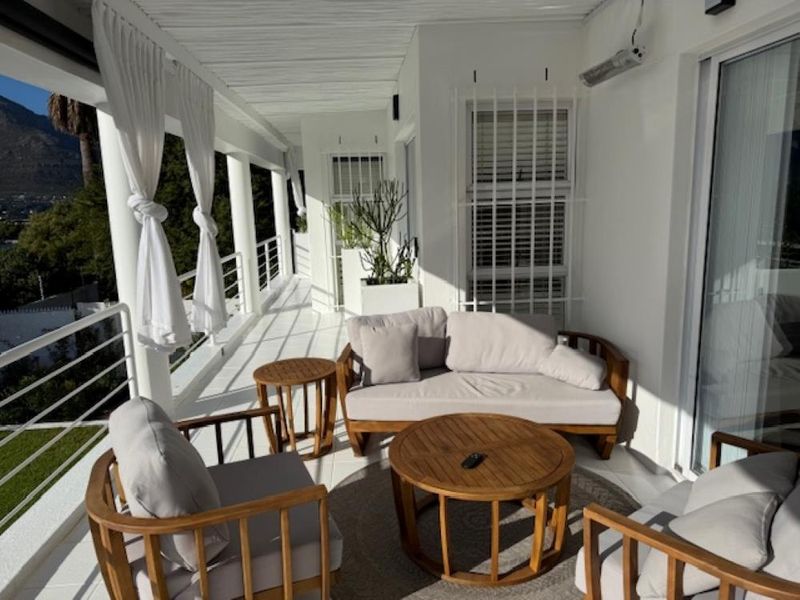 Stylish , Sunny , Home with Views - Photo 4