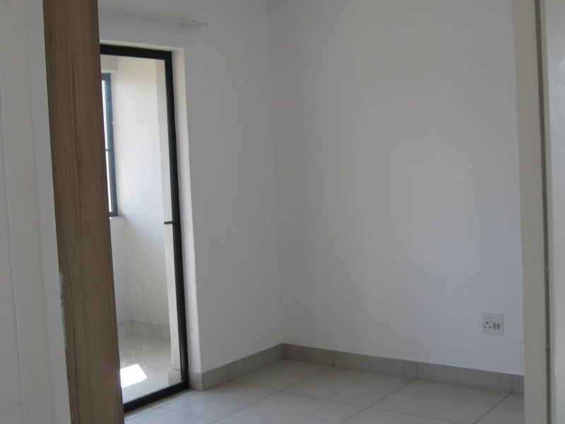 Stylish & Affordable Apartment in Irene – 2 Bedrooms and Great Amenities - Photo 5