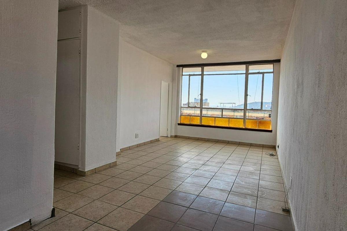 Modern, Spacious & Secure! 1.5 Bed Apartment Near Unisa & Jakaranda Hospital – Priced to Sell! - Photo 5