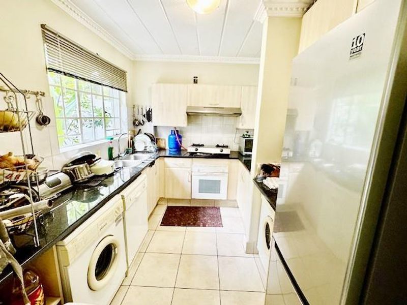 2 BED 2 BATH FULLY FURNIAHED GARDEN TOWNHOUSE MORNINGSIDE - Photo 4