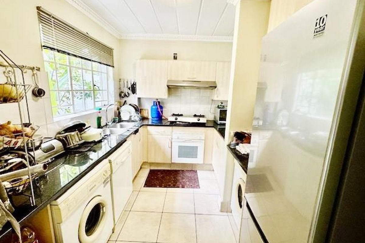 2 BED 2 BATH FULLY FURNISHED GARDEN TOWNHOUSE MORNINGSIDE - Photo 4