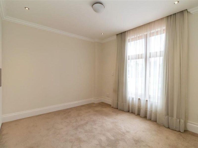 Lovely upmarket apartment - Photo 8