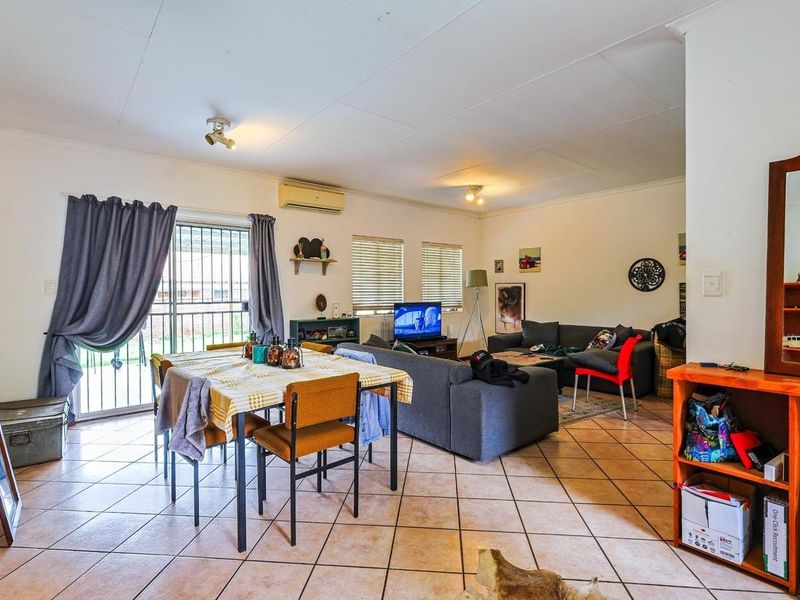 Your Dream Lifestyle Awaits! Secure, Stylish 2-Bed Townhouse in Prime Equestria! - Photo 4