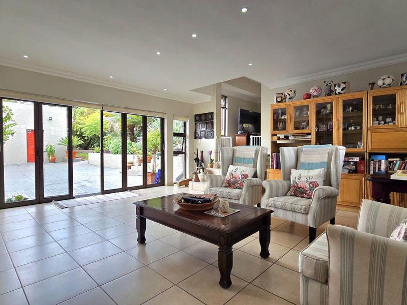 5 Bedroom House for Sale in Mulbarton - Photo 6