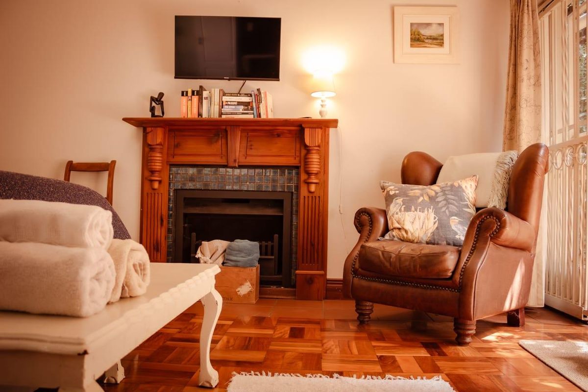 Space, Privacy and Comfort in Sought-After Rietondale - Photo 4