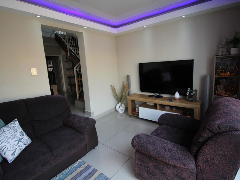 3 bedroom, 3 bathroom - Photo 6