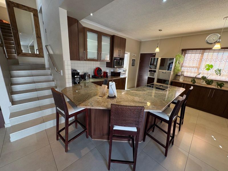 5 Bedrooms Finished House To Rent in Long Beach - Photo 7