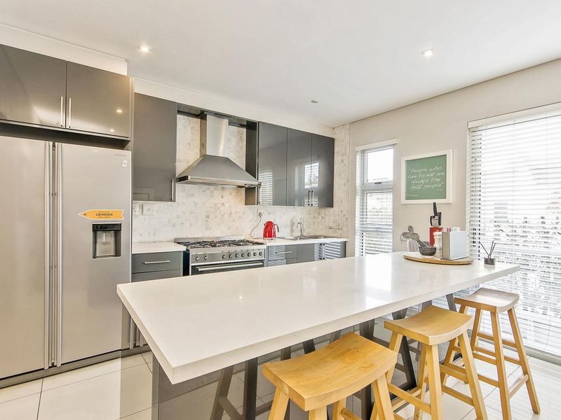 Magnificent 3 Bed Cluster Home - Photo 9