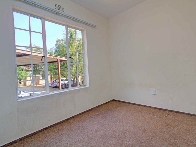 Move in Ready - Photo 9