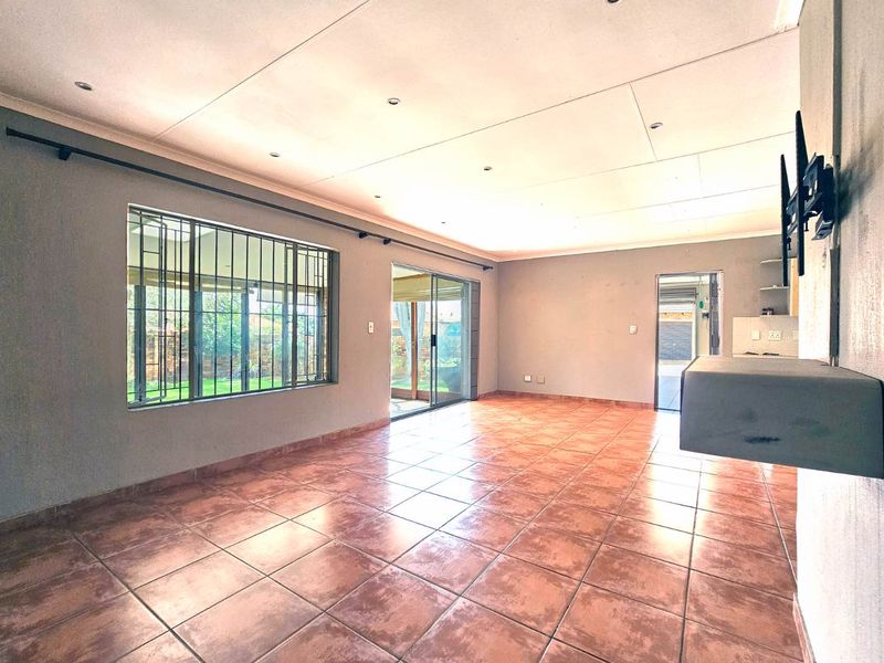 A True Gem with 3 bedrooms for Sale in Radiokop - Photo 7