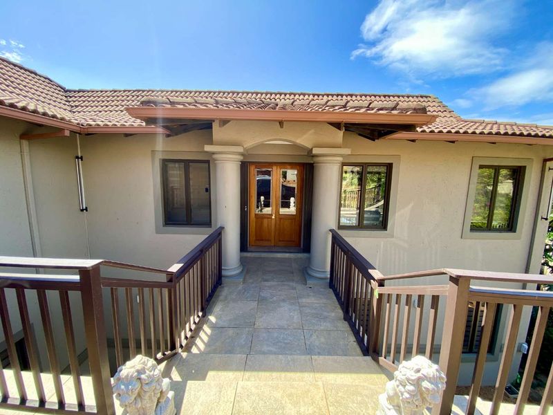 Hendra Estates - Stunning Freestanding Home In Security Estate In Prime La Lucia For Rent! - Photo 2