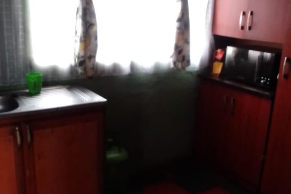 AN IVESTMENT PROPERTY FOR SALE IN THOKOZA - Photo 3