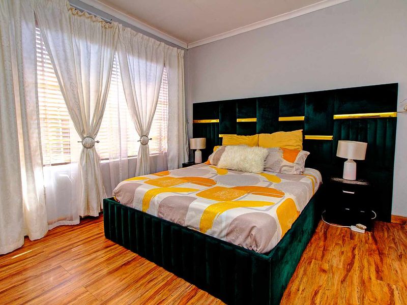 Spacious & Inviting: Your Perfect Townhouse Awaits! - Photo 7