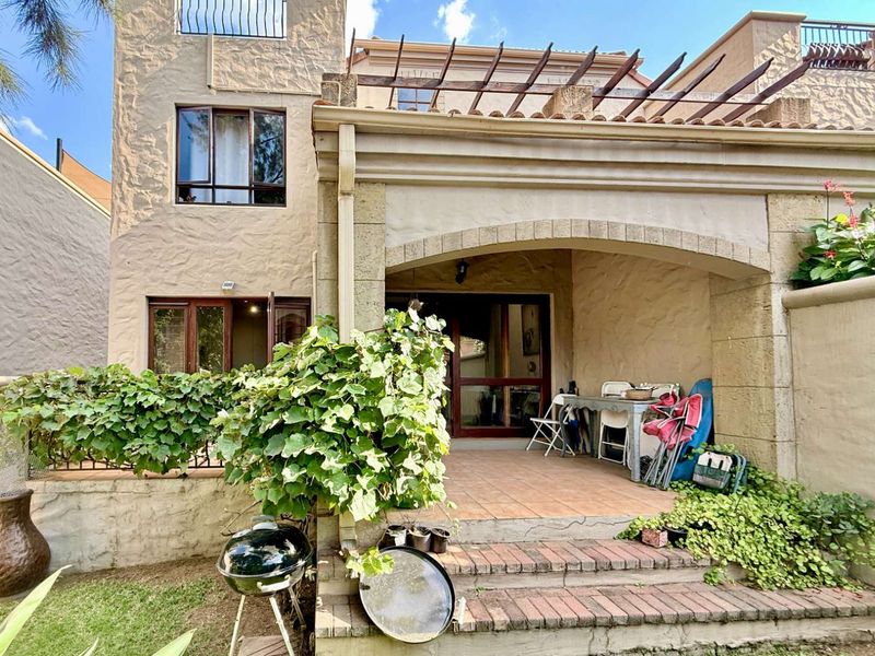 Charming 2 Bedroom Garden Unit for Sale at Via Positano - Photo 8