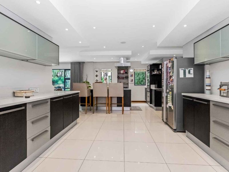 MAGNIFICENT FURNISHED HOME - Photo 7