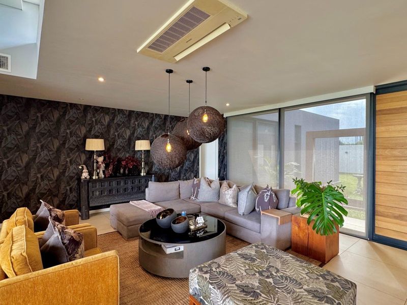 A stunning freestanding home in secure estate in Sibaya!!! - Photo 10