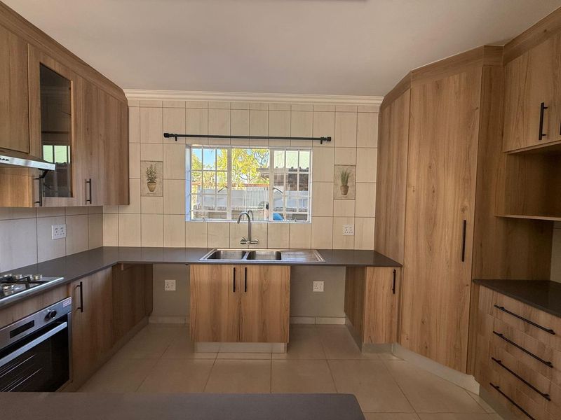 3 Bed, 1 bath  house in Villieria - Photo 8