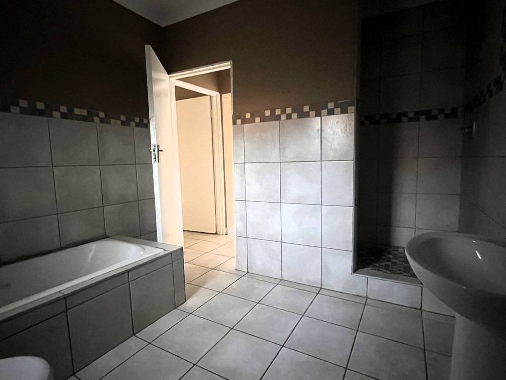 Flatlet full bathroom