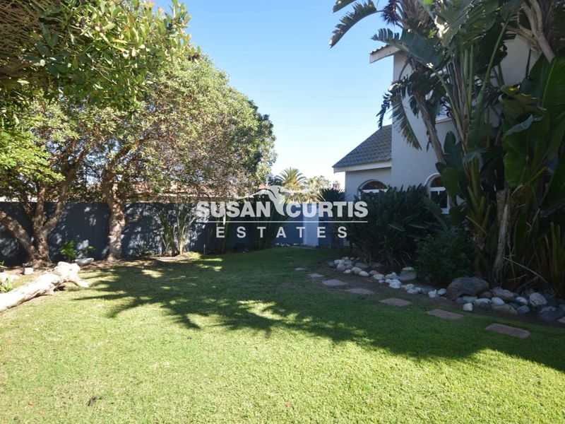 5 BEDROOM DOUBLE STOREY HOUSE IN HAGE HEIGHT, SWAKOPMUND FOR SALE - Photo 7