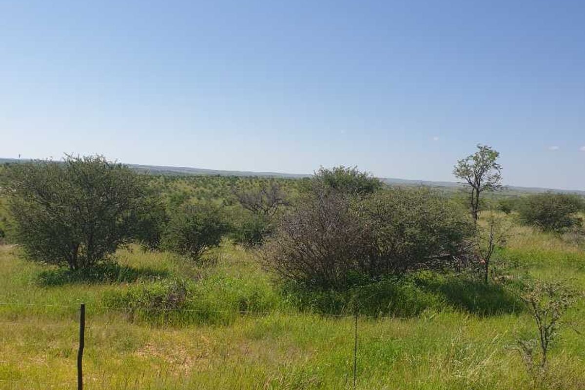 LIVE OFF THE GRID !!! 26.7km OUTSIDE WINDHOEK ! - Photo 4