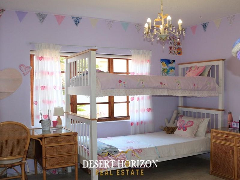 Swakopmund, Vogelstrand | Flexible living: 2 kitchens, perfect for Airbnb or multi-gen families - Photo 5