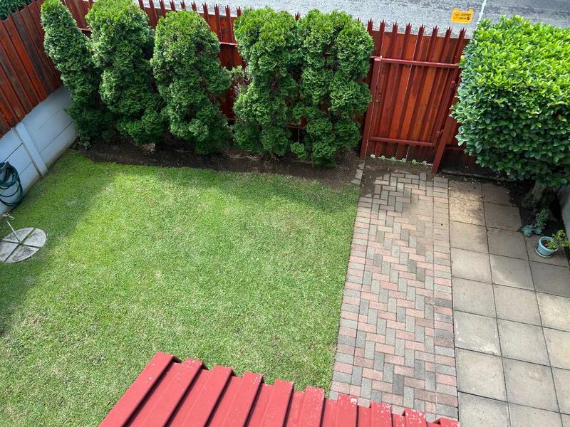 Duplex in prime position. - Photo 3