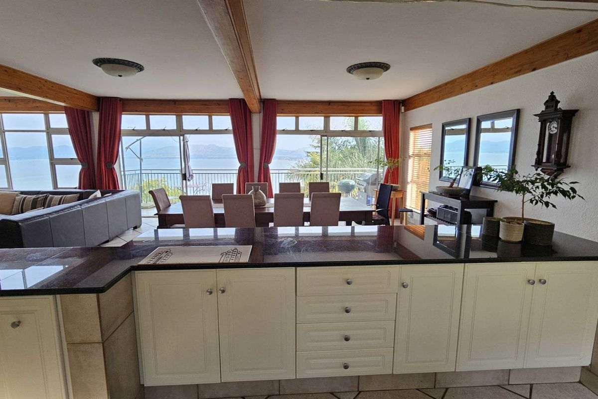 Executive 3 Bedroom Multi Level House in Kosmos - Photo 5