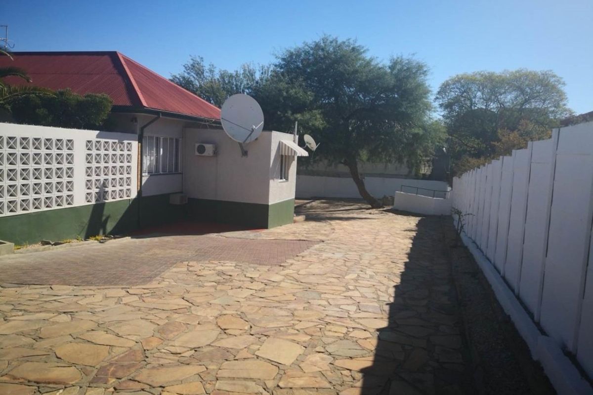OFFICE BUILDING - FOR SALE - CBD - Photo 5