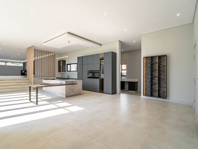 Brand-New Five-Bedroom Masterpiece For Sale in Waterfall Country Estate - Photo 6