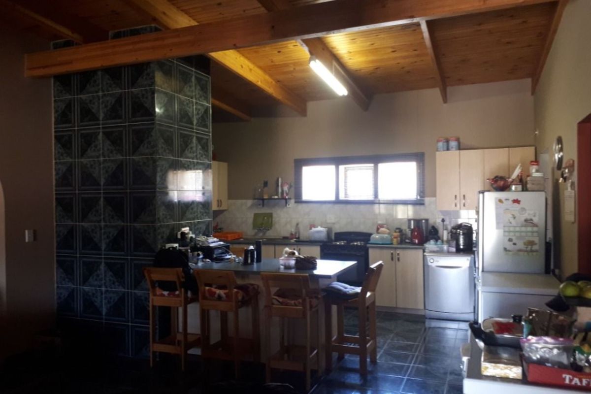 FOR SALE- 3 BEDROOM HOUSE IN HENTIESBAY, NAMIBIA - Photo 5