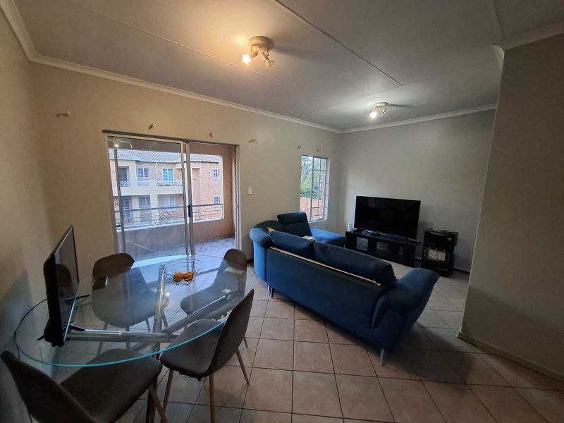 Stunning 2 bedroom in Equestria - Photo 8