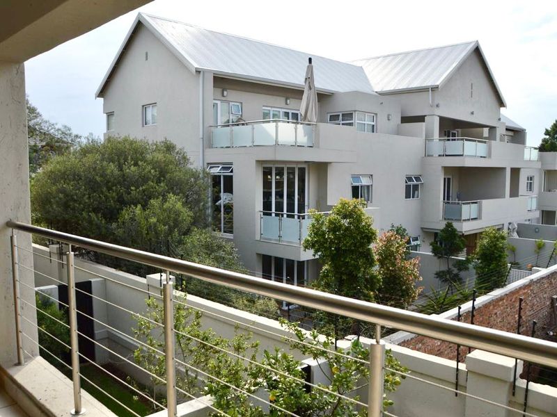 STUNNING DOUBLE VOLUME LOFT APARTMENT IN CRAIGHALL PARK - Photo 3