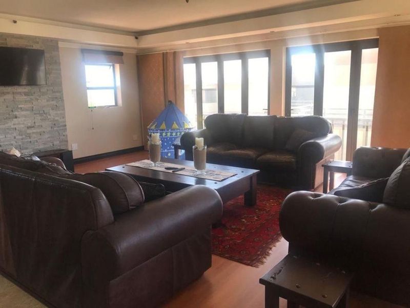 TO LET- FULLY FURNISHED 4 BEDROOM HOUSE IN VOGELSTRAND SWAKOPMUND, NAMIBIA - Photo 9