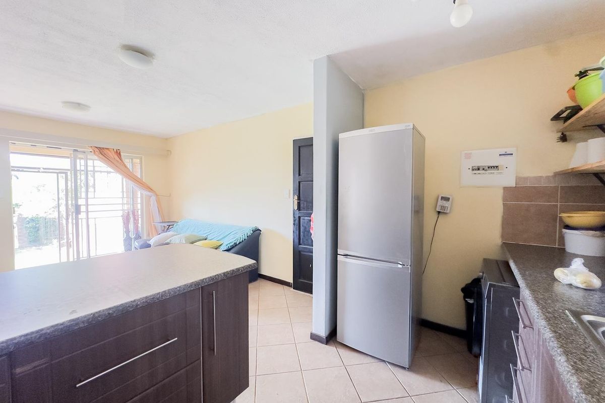 2 Bedroom Townhouse with a Private Garden - Photo 5