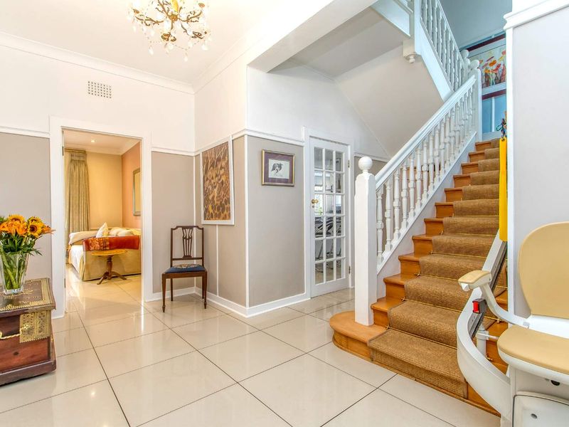 3 Bedroom Family Home with a Garden Cottage - Photo 3