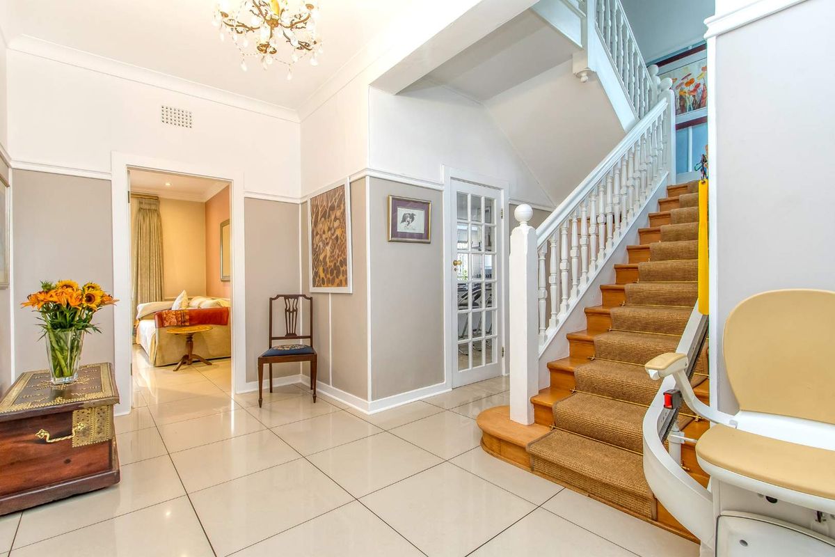 3 Bedroom Family Home with a Garden Cottage - Photo 3