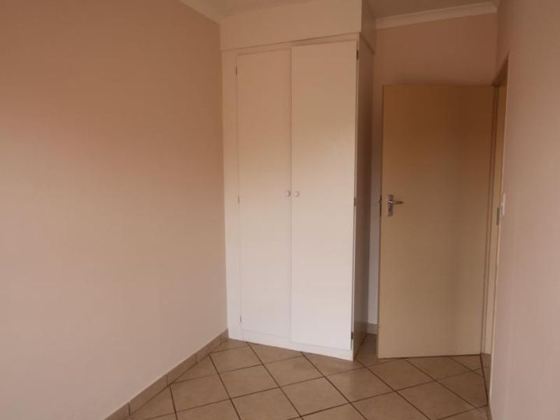 Perfect 3Bedroom 2nd floor apartment! - Photo 6