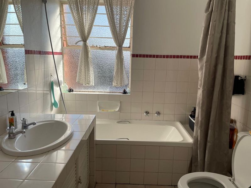 Beautiful 2 Bedroom Apartment for Sale - Photo 7
