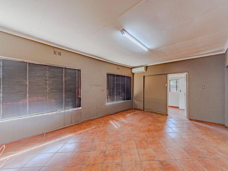 PRIME COMMERCIAL PROPERTY IN THE HEART OF RIVIERA - Photo 5