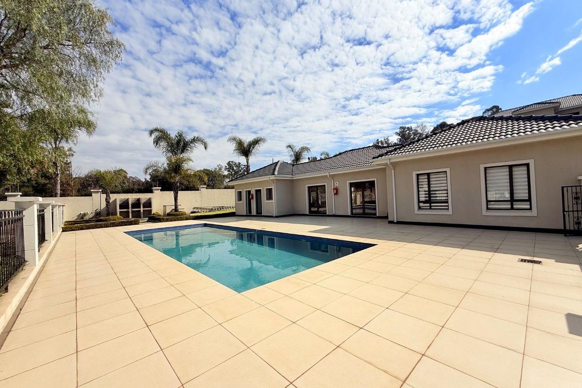 Spacious 3-Bedroom Apartment: Luxury Living, Perfect Location - Photo 3