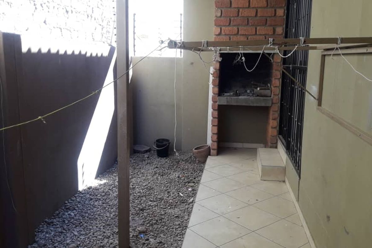 Apartment For Sale In Hans Court, Otjomuise - Photo 3