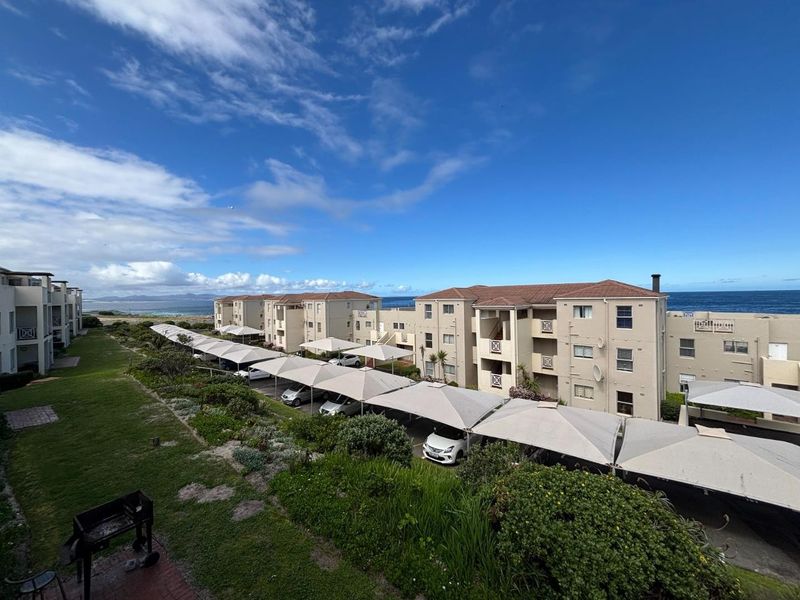 Hermanus Beach Club – 3-Bedroom Investment Opportunity - Photo 1