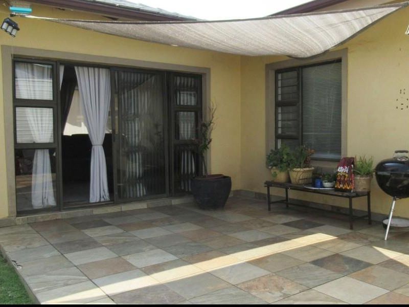 Large family home - Photo 9