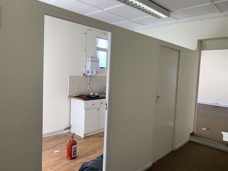 Offices with loads of character - Photo 8